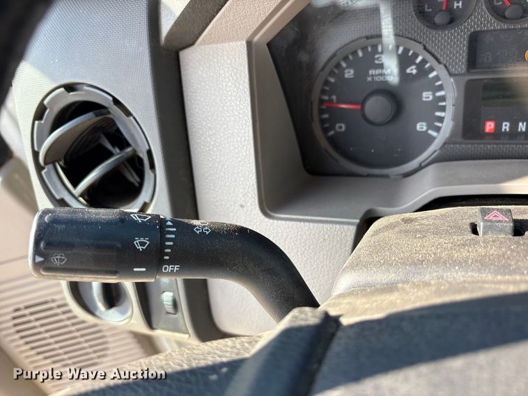 image for item ET7168 2009 Ford F250 Super Duty Crew Cab pickup truck