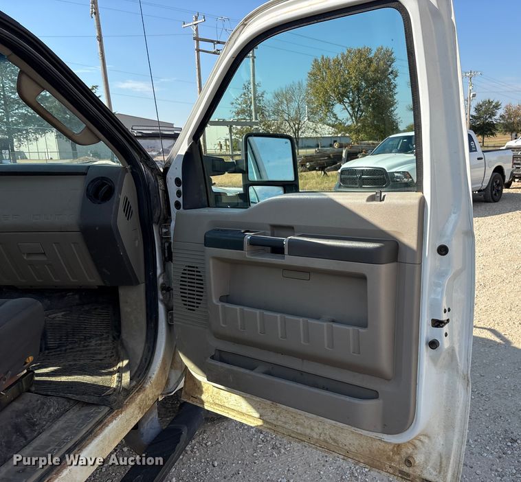 image for item ET7168 2009 Ford F250 Super Duty Crew Cab pickup truck