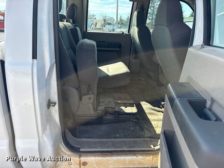 image for item ET7168 2009 Ford F250 Super Duty Crew Cab pickup truck