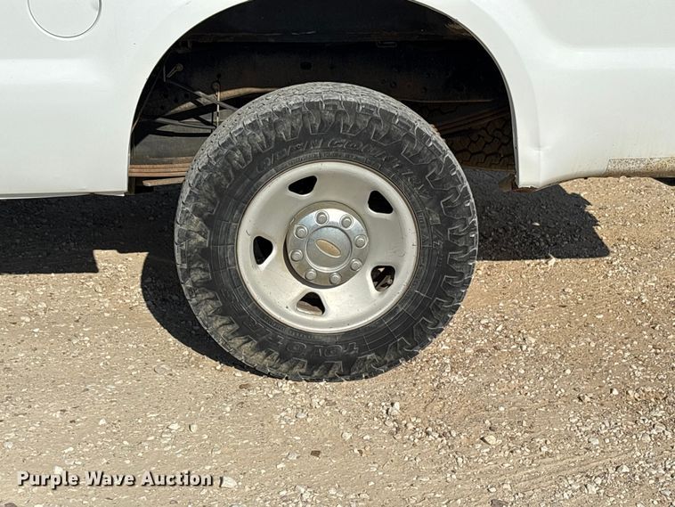 image for item ET7168 2009 Ford F250 Super Duty Crew Cab pickup truck