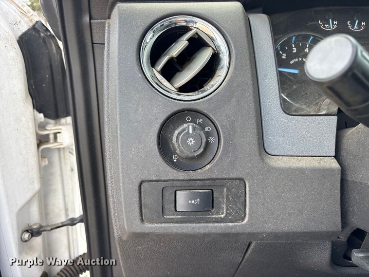 image for item ET7171 2011 Ford F150 SuperCrew pickup truck