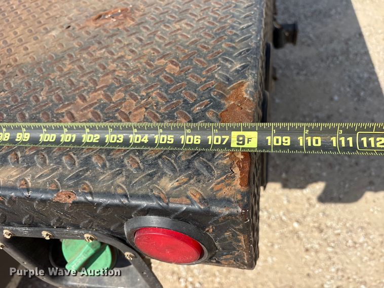 image for item ET7172 2019 Ford F350 Super Duty flatbed pickup truck