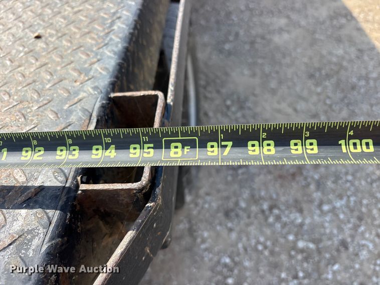 image for item ET7172 2019 Ford F350 Super Duty flatbed pickup truck