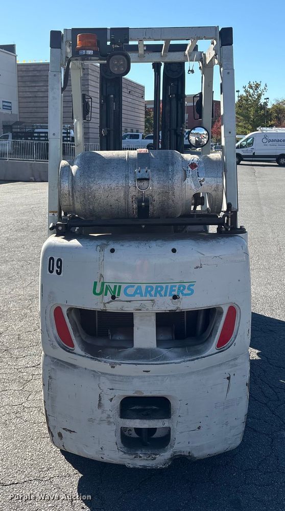 image for item ET8567 2017 UniCarriers CFS40 forklift