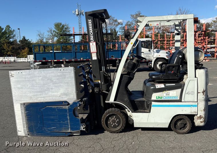 image for item ET8567 2017 UniCarriers CFS40 forklift