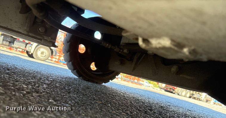 image for item ET8567 2017 UniCarriers CFS40 forklift