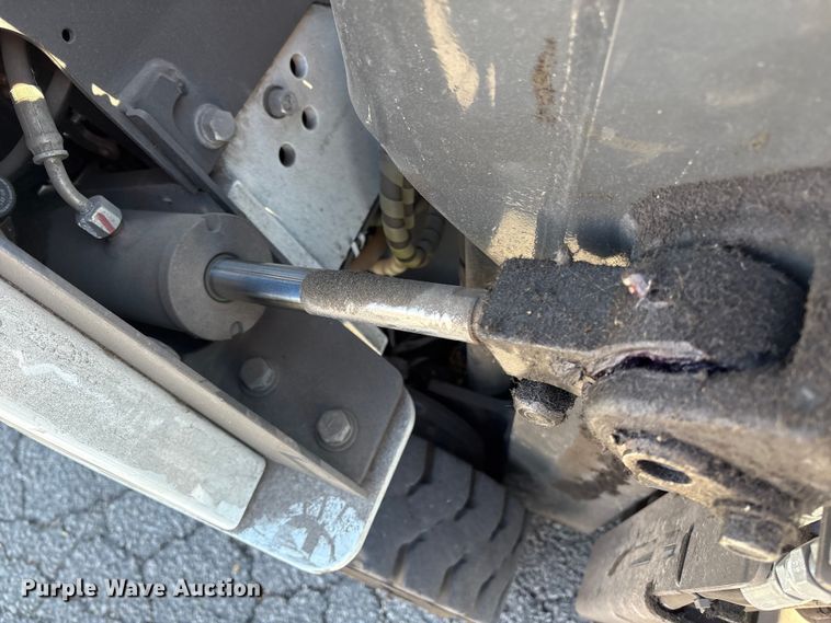 image for item ET8567 2017 UniCarriers CFS40 forklift