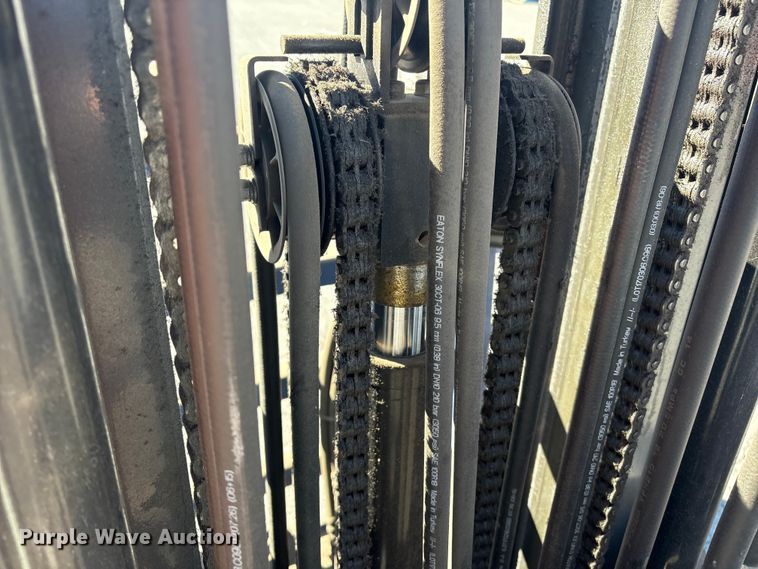 image for item ET8567 2017 UniCarriers CFS40 forklift