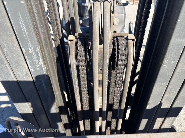 image for item ET8567 2017 UniCarriers CFS40 forklift