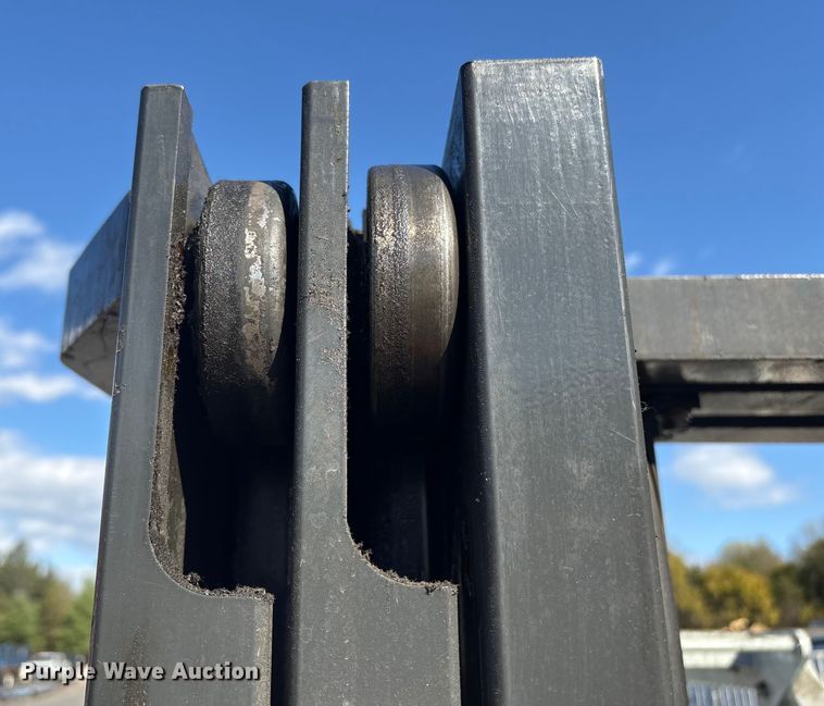 image for item ET8567 2017 UniCarriers CFS40 forklift