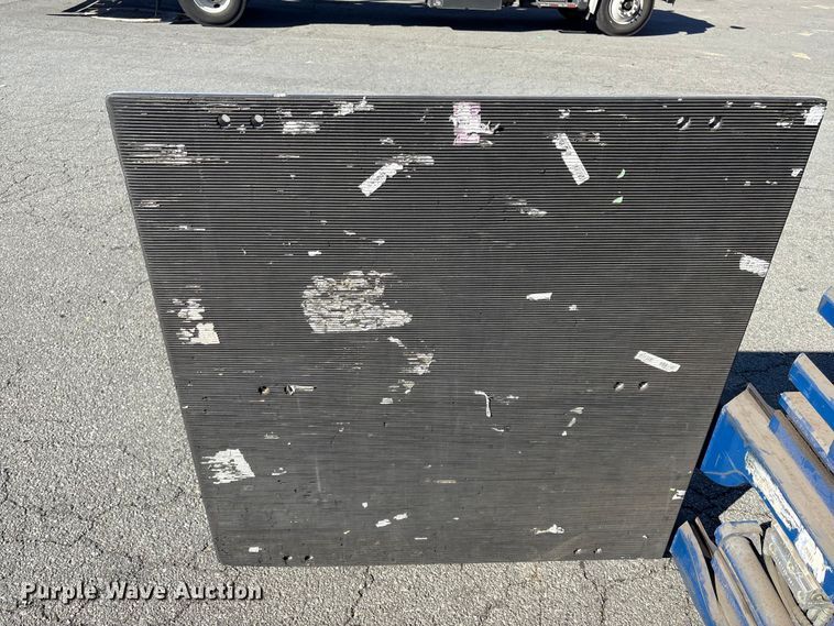 image for item ET8567 2017 UniCarriers CFS40 forklift