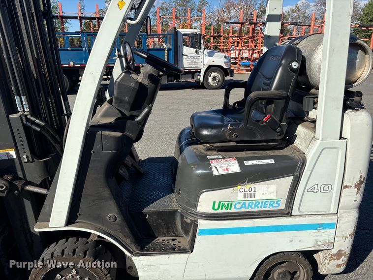 image for item ET8567 2017 UniCarriers CFS40 forklift
