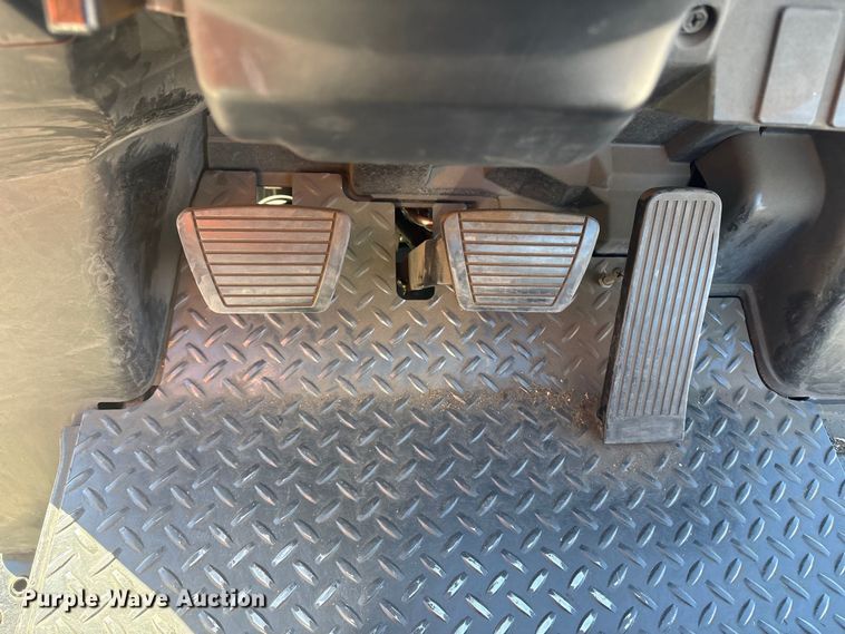 image for item ET8567 2017 UniCarriers CFS40 forklift