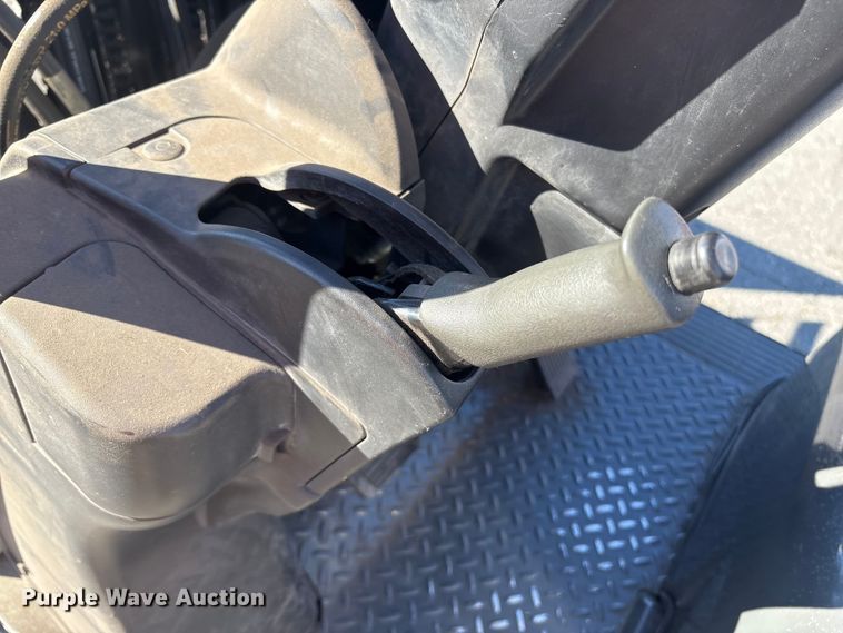 image for item ET8567 2017 UniCarriers CFS40 forklift