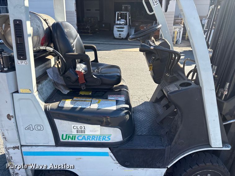 image for item ET8567 2017 UniCarriers CFS40 forklift
