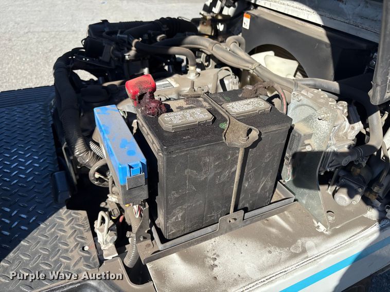 image for item ET8567 2017 UniCarriers CFS40 forklift