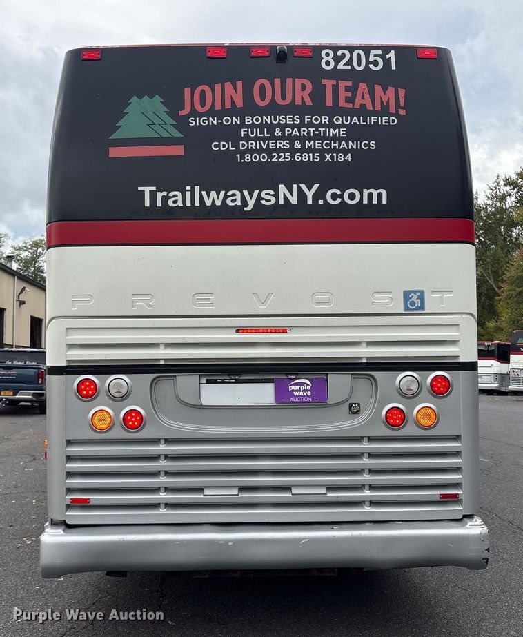 image for item ET8586 2005 Prevost H3-45 Coach Bus