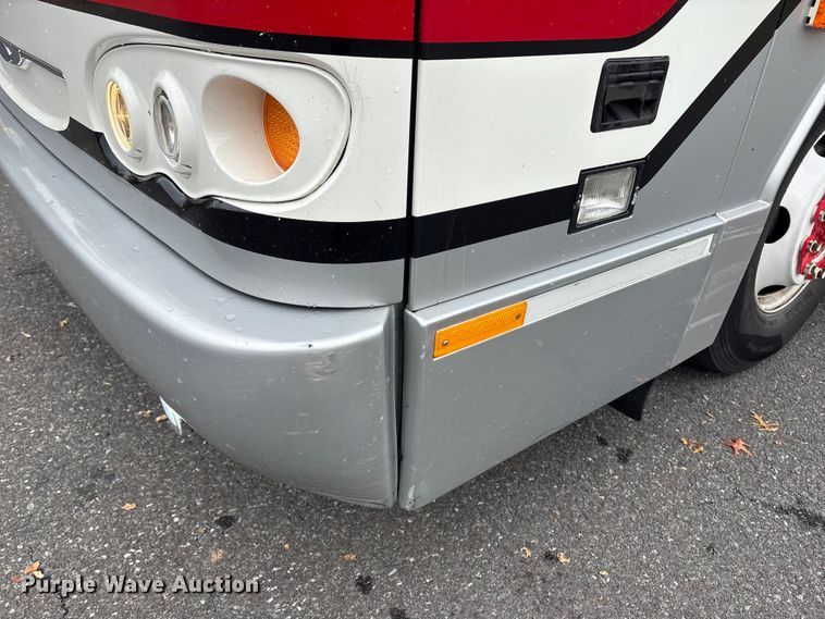 image for item ET8586 2005 Prevost H3-45 Coach Bus