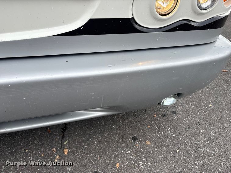 image for item ET8586 2005 Prevost H3-45 Coach Bus