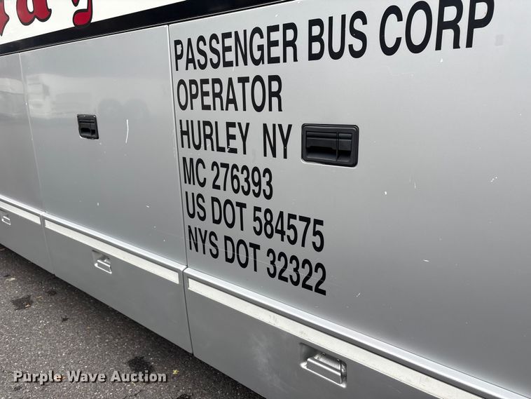 image for item ET8586 2005 Prevost H3-45 Coach Bus