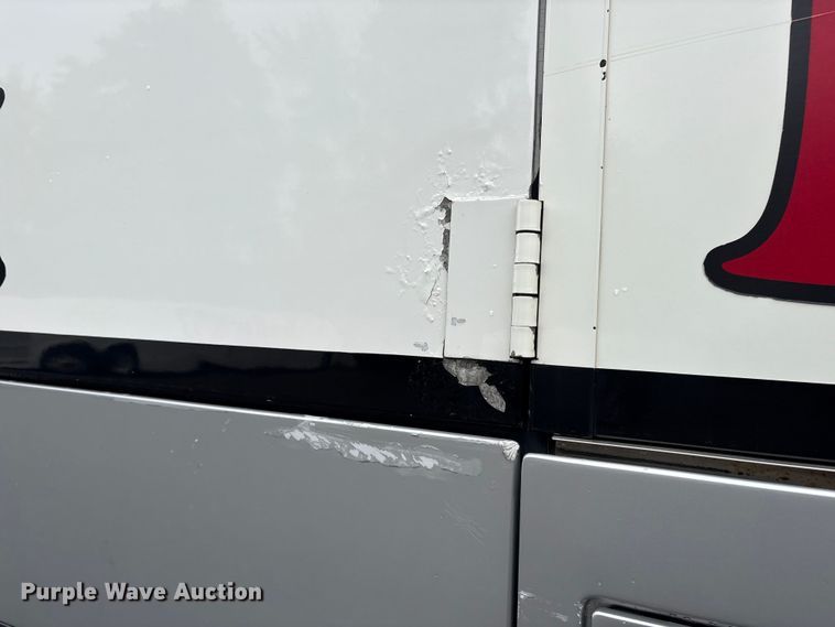 image for item ET8586 2005 Prevost H3-45 Coach Bus