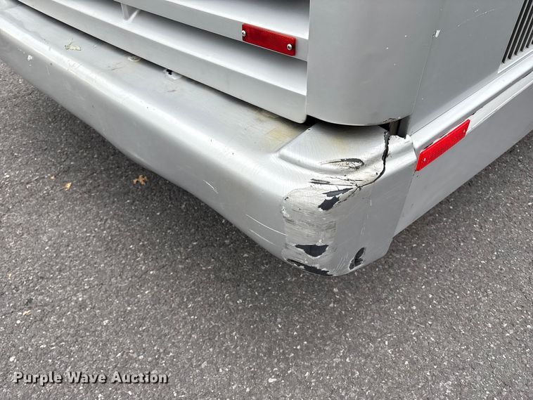 image for item ET8586 2005 Prevost H3-45 Coach Bus