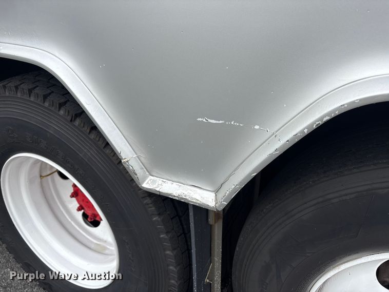 image for item ET8586 2005 Prevost H3-45 Coach Bus