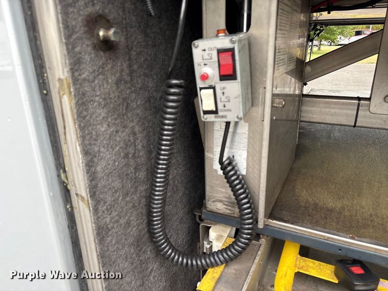 image for item ET8586 2005 Prevost H3-45 Coach Bus