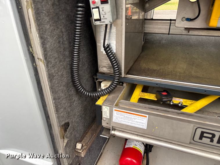 image for item ET8586 2005 Prevost H3-45 Coach Bus