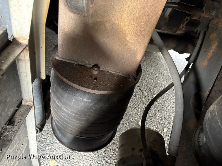 image for item ET8586 2005 Prevost H3-45 Coach Bus