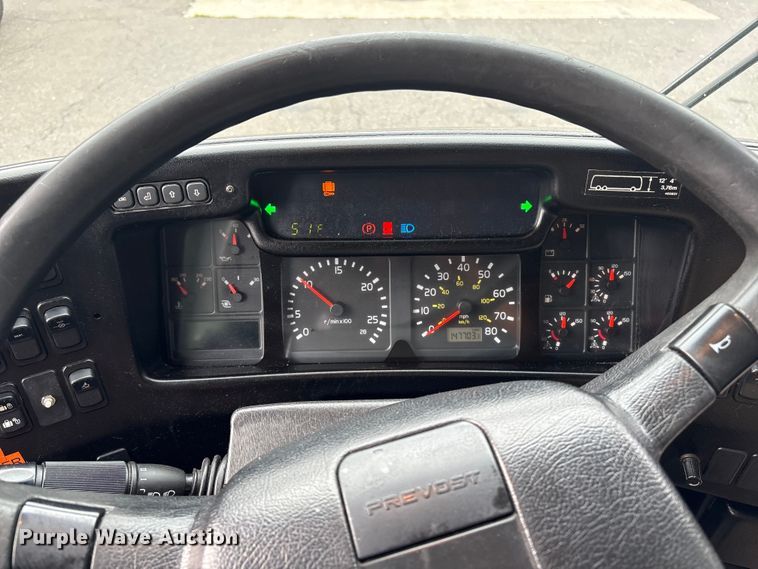 image for item ET8586 2005 Prevost H3-45 Coach Bus