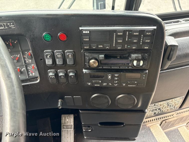 image for item ET8586 2005 Prevost H3-45 Coach Bus