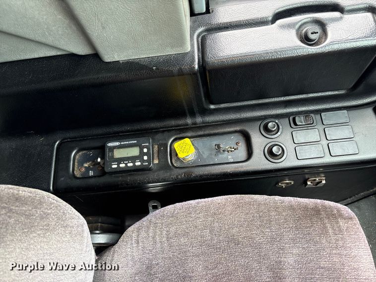 image for item ET8586 2005 Prevost H3-45 Coach Bus