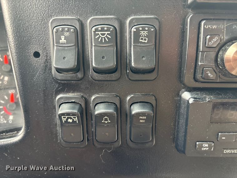 image for item ET8586 2005 Prevost H3-45 Coach Bus