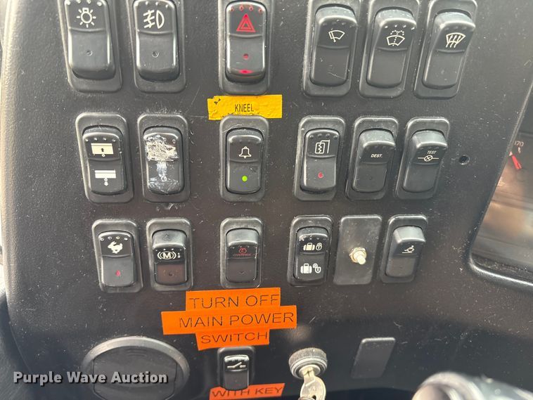 image for item ET8586 2005 Prevost H3-45 Coach Bus