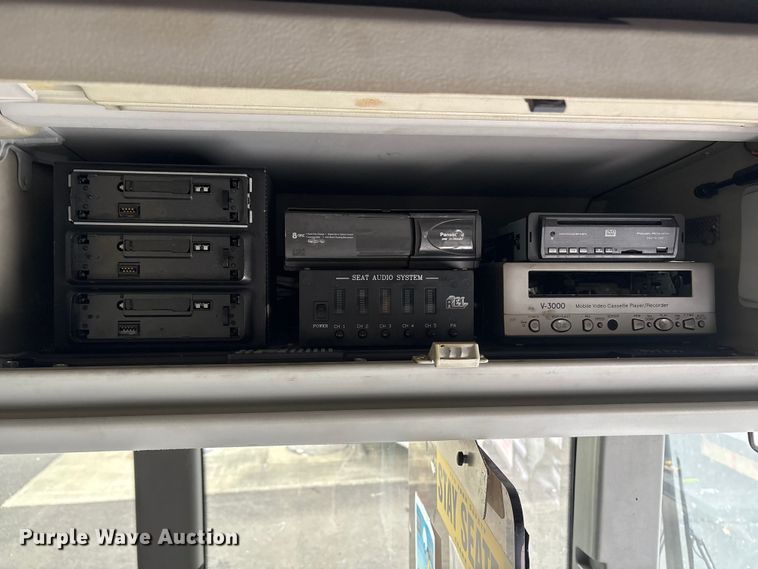 image for item ET8586 2005 Prevost H3-45 Coach Bus