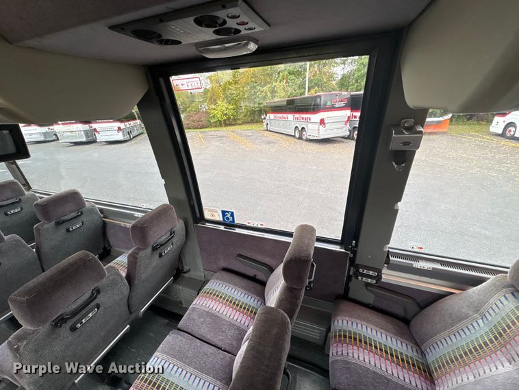 image for item ET8586 2005 Prevost H3-45 Coach Bus