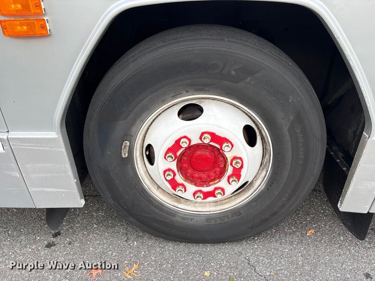 image for item ET8586 2005 Prevost H3-45 Coach Bus