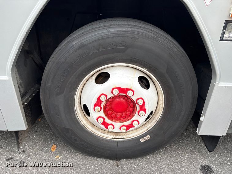 image for item ET8586 2005 Prevost H3-45 Coach Bus