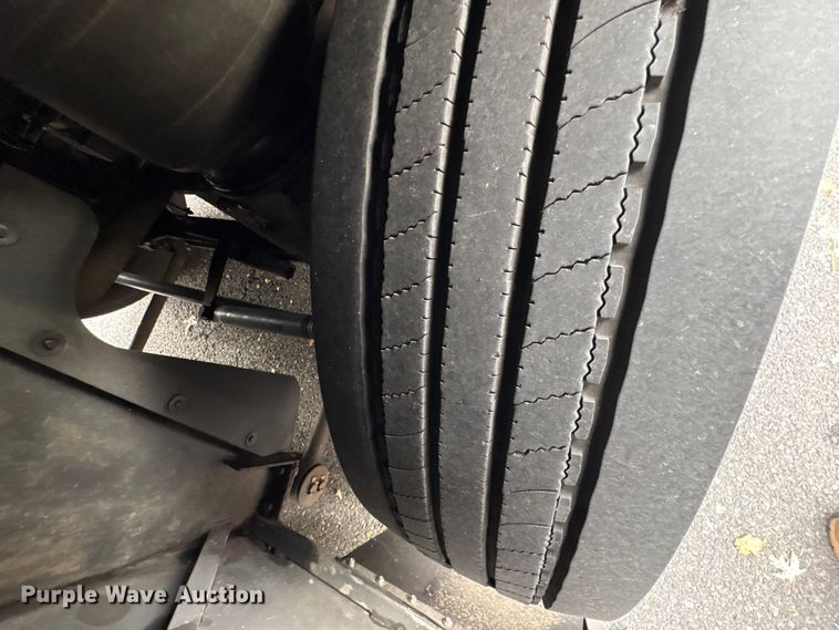 image for item ET8586 2005 Prevost H3-45 Coach Bus