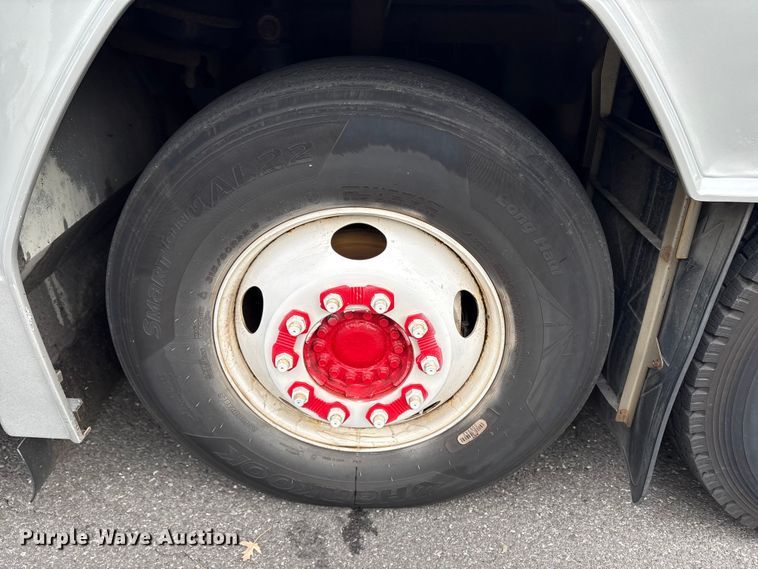 image for item ET8586 2005 Prevost H3-45 Coach Bus