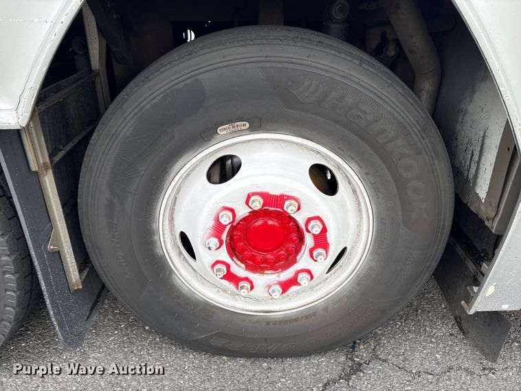 image for item ET8586 2005 Prevost H3-45 Coach Bus