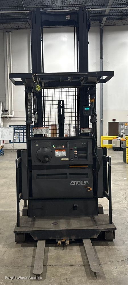 image for item ET8589 2015 Crown SP4050-30 order picker