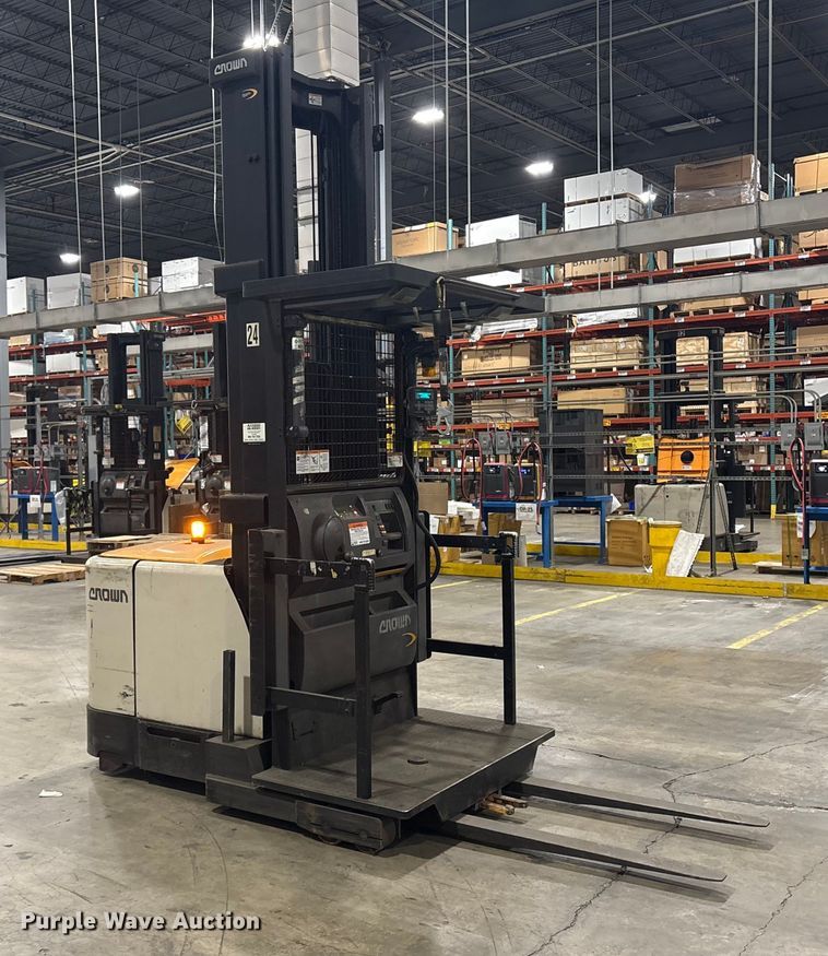 image for item ET8589 2015 Crown SP4050-30 order picker