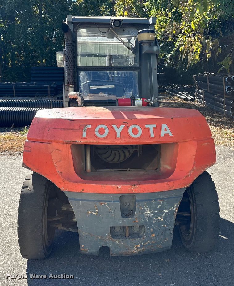 image for item ET8592 2012 Toyota 7FDU60 forklift
