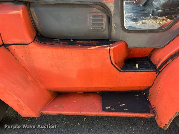 image for item ET8592 2012 Toyota 7FDU60 forklift