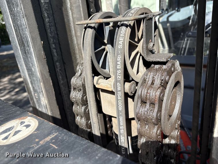 image for item ET8592 2012 Toyota 7FDU60 forklift