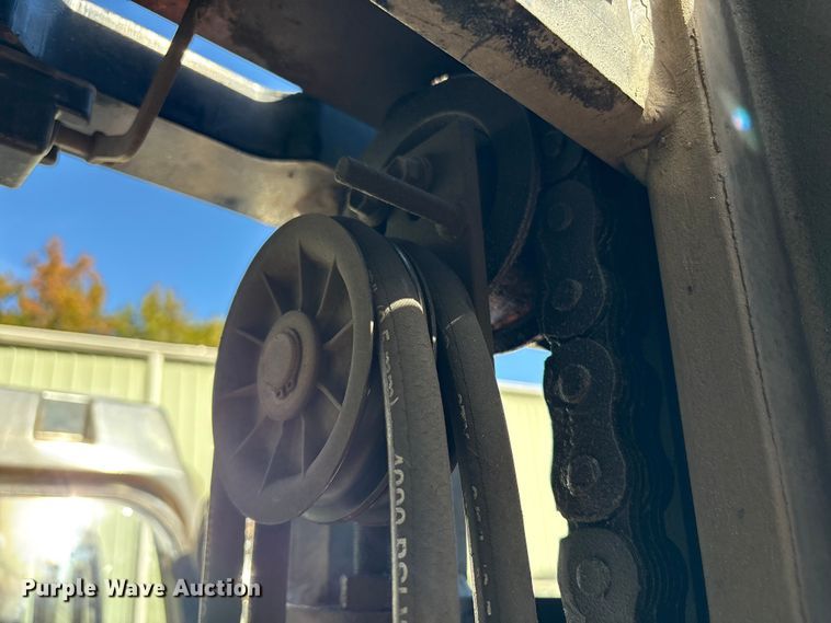 image for item ET8592 2012 Toyota 7FDU60 forklift