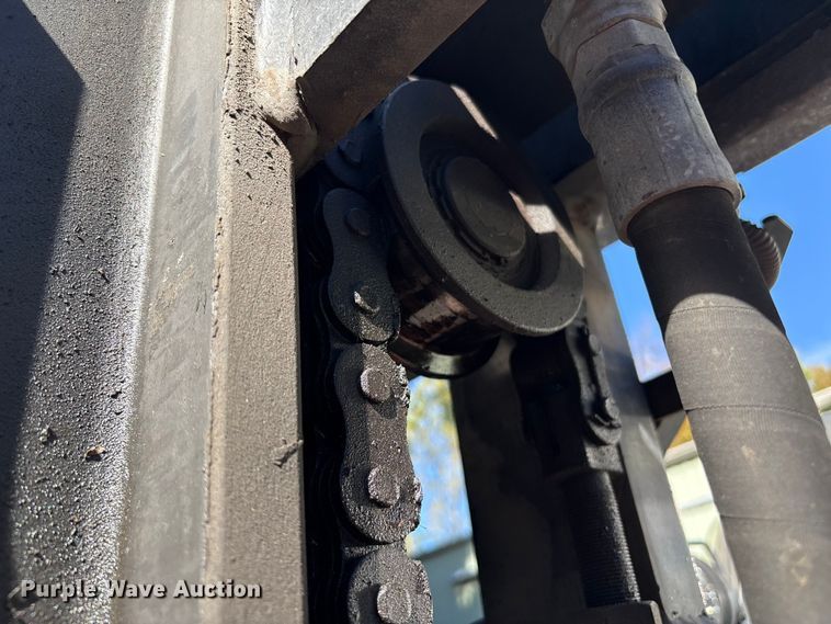 image for item ET8592 2012 Toyota 7FDU60 forklift