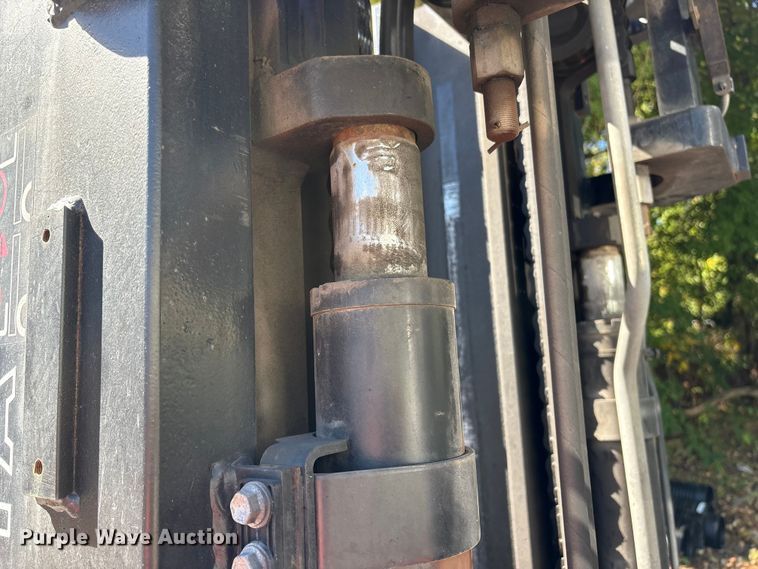 image for item ET8592 2012 Toyota 7FDU60 forklift